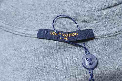 Louis Vuitton Iris 1854 Vintage Print T-shirt Gray