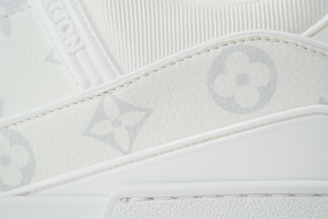 Louis Vuitton Trainer White (NFC)