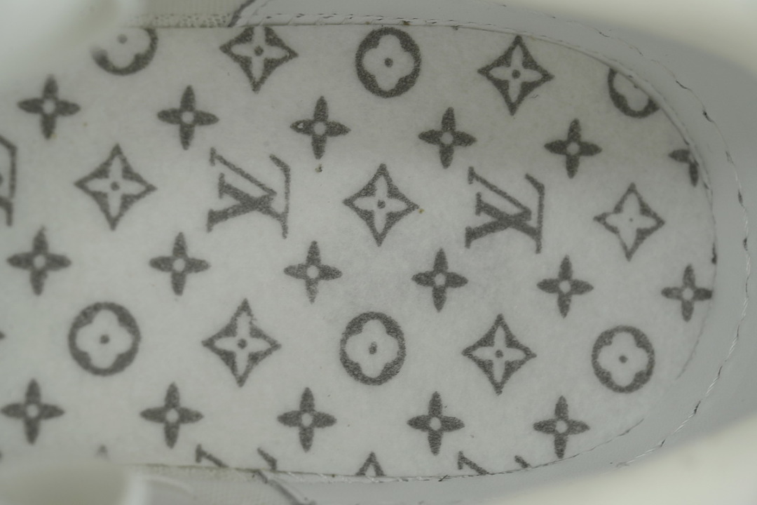Louis Vuitton Trainer White (NFC)