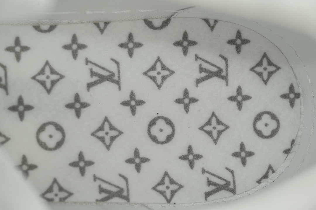 Louis Vuitton Trainer White Blue (NFC)