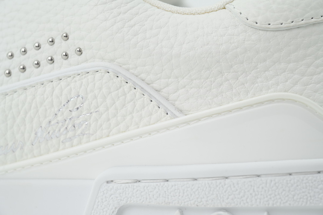Louis Vuitton Trainer White Rivets (NFC)
