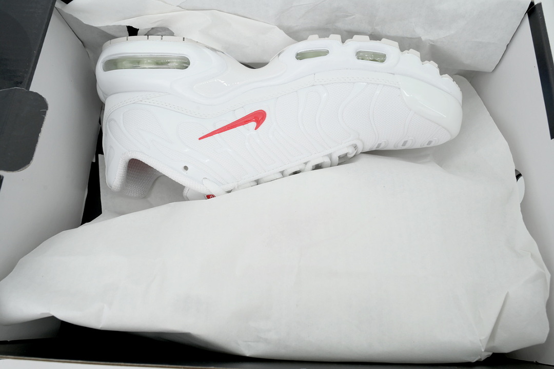 Supreme x Nike Air Max Plus TN 'White' DA1472-100