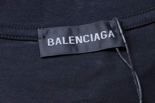 Balenciaga Inverted Letter Print T-Shirt Black