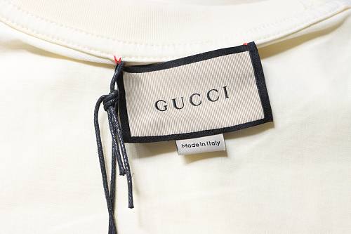 Gucci Cartoon Floral "Love" T-Shirt