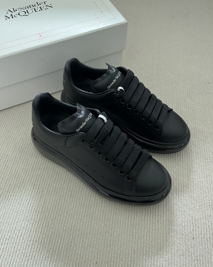 Alexander McQueen Oversized Black Shiny Sole 604232WHX981000 review Jayden Woods