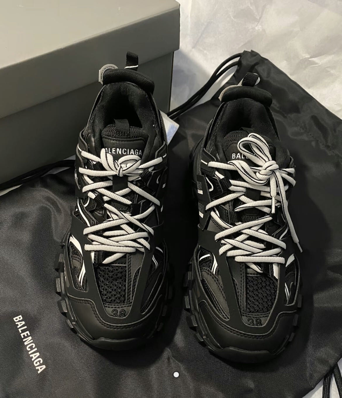 Balenciaga Track LED Black 2021 542436W3AC11090 review Nibia Miller 00