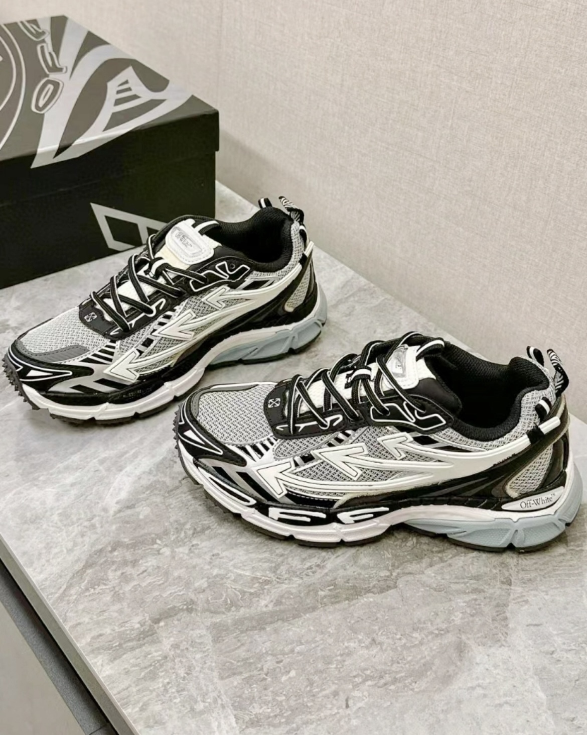 Off-White Be Right Back Blue Silver white OMIA295C99FAB0010510 review Alexander Albarran