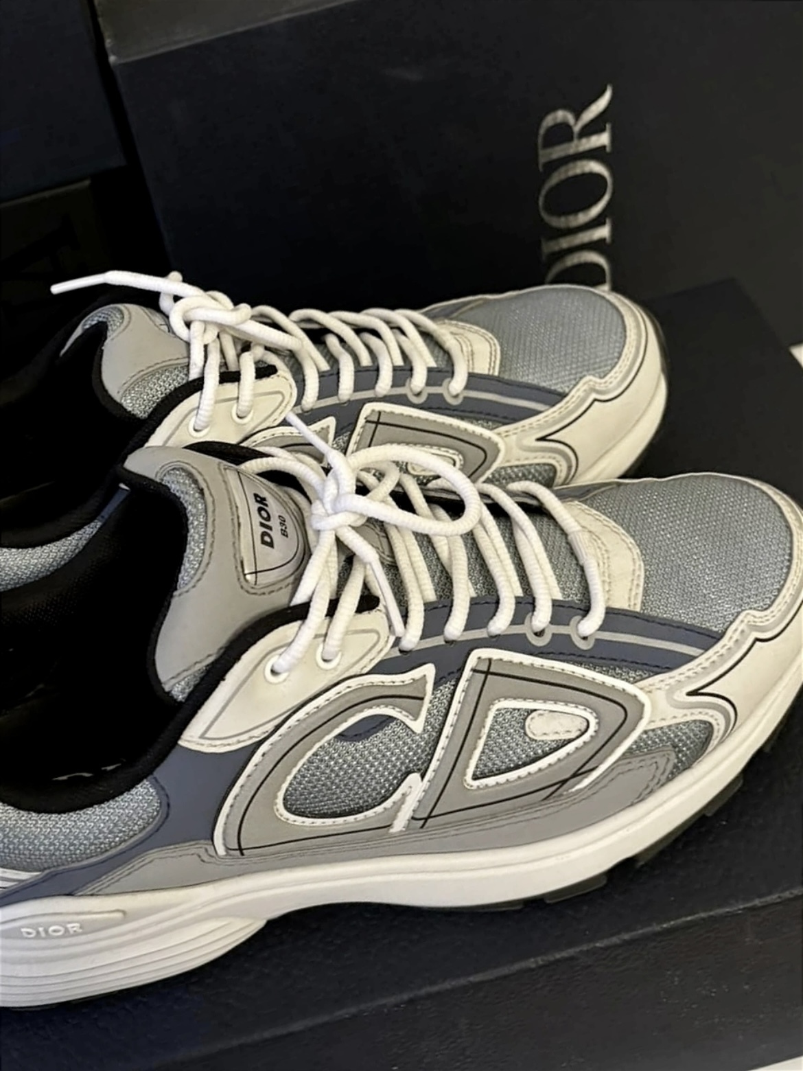 Dior B30 White Mesh Silver Tone Metallic Calfskin 3SN279ZYG-H869 review Justin Benitez