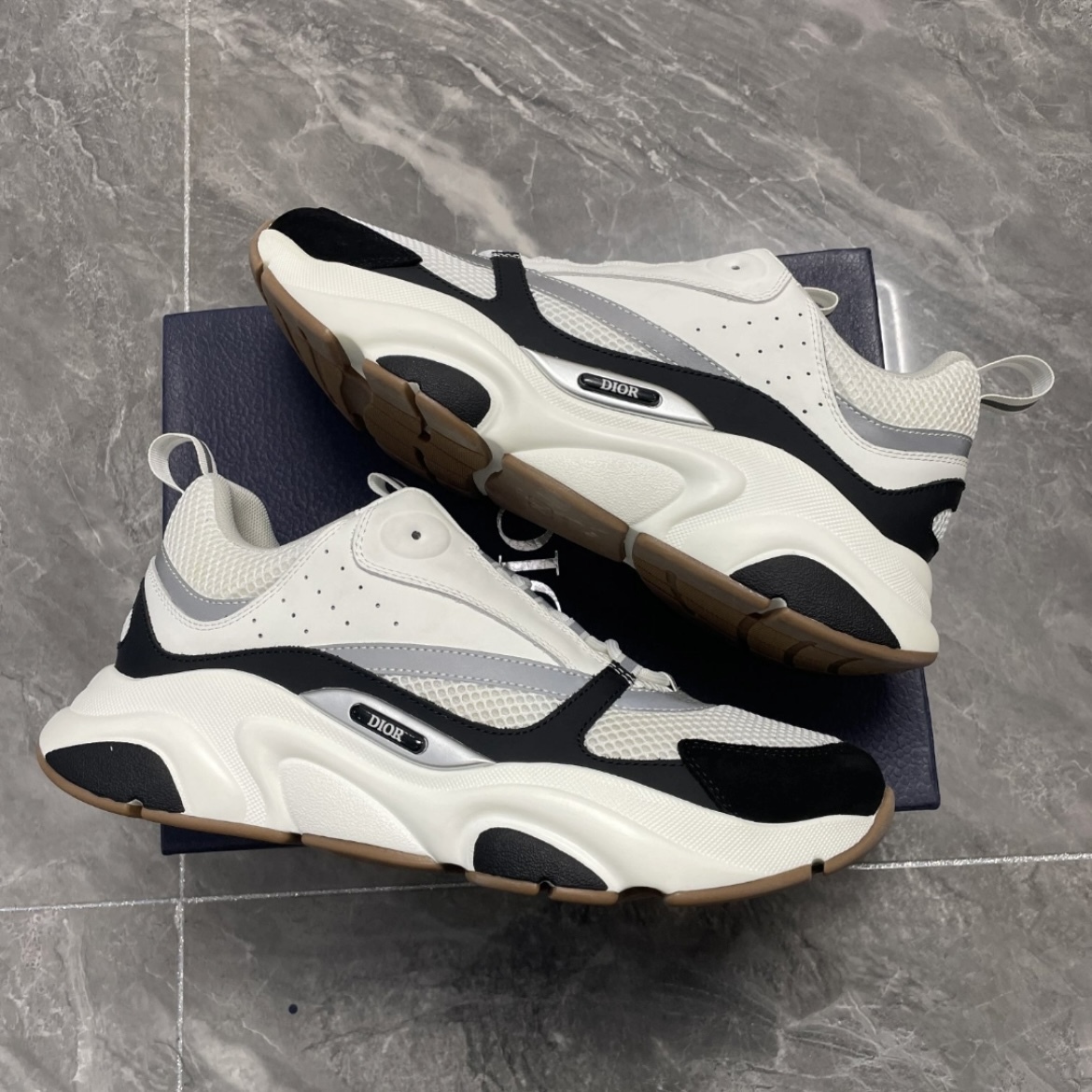 Dior B22 White Black 3SN231YKB_H968 review jerimiah ahshd