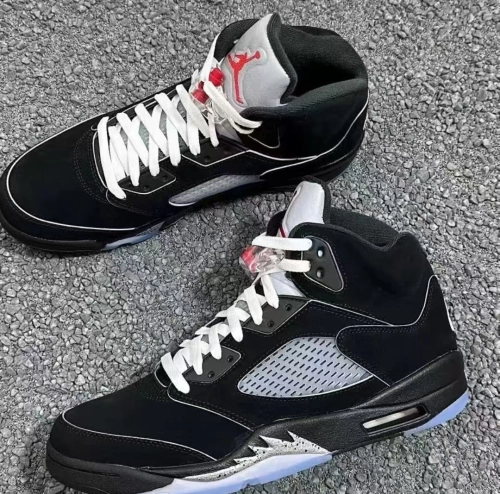 Air Jordan 5“Black Metallic Reimagined