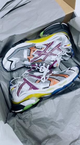 Balenciaga Runner Multicolor 677403W3RB68123 review Jayden Woods