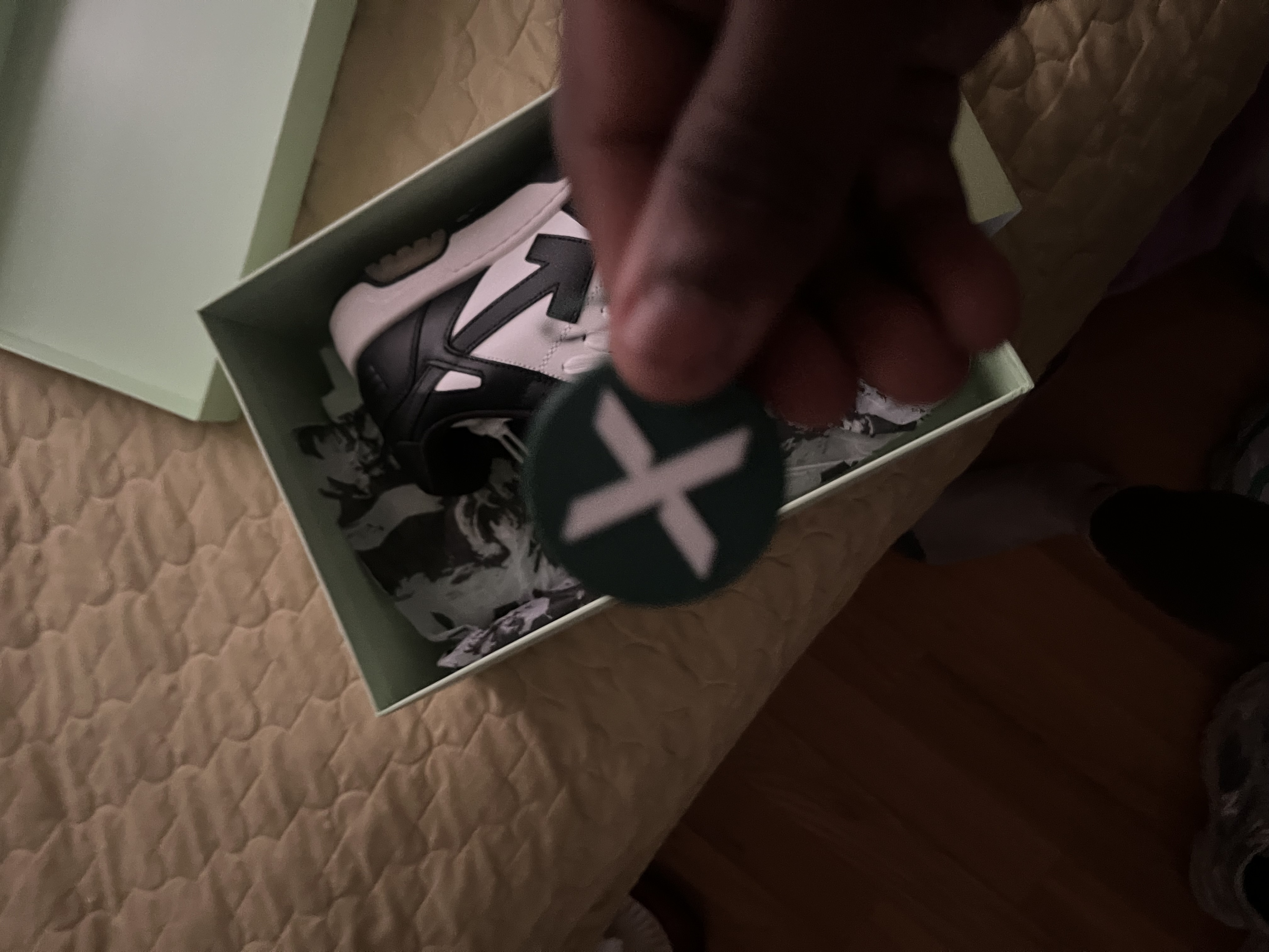 Off-White Out Of Office OOO Low Tops White Black White OMIA189C99LEA0011004 review Des 03