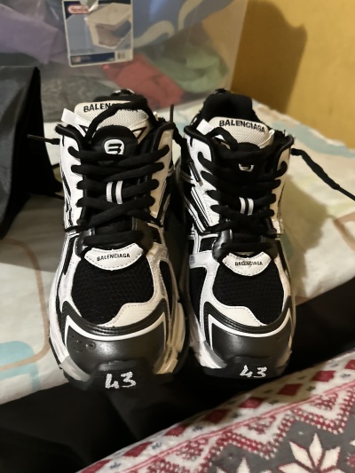 Balenciaga Runner Black White 677403W3RB29010 review jerryherrington 01