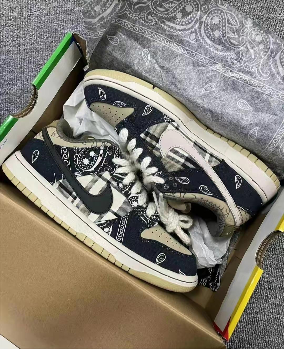 Nike Dunk SB Low Travis Scott CT5053-001 review Shields