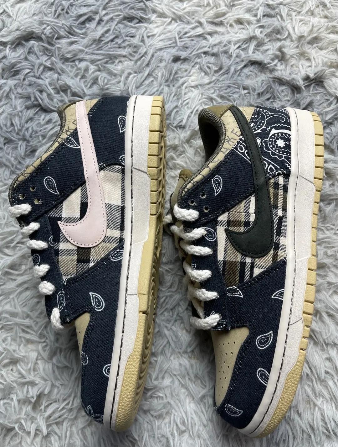 Nike Dunk SB Low Travis Scott CT5053-001 review Swizzle