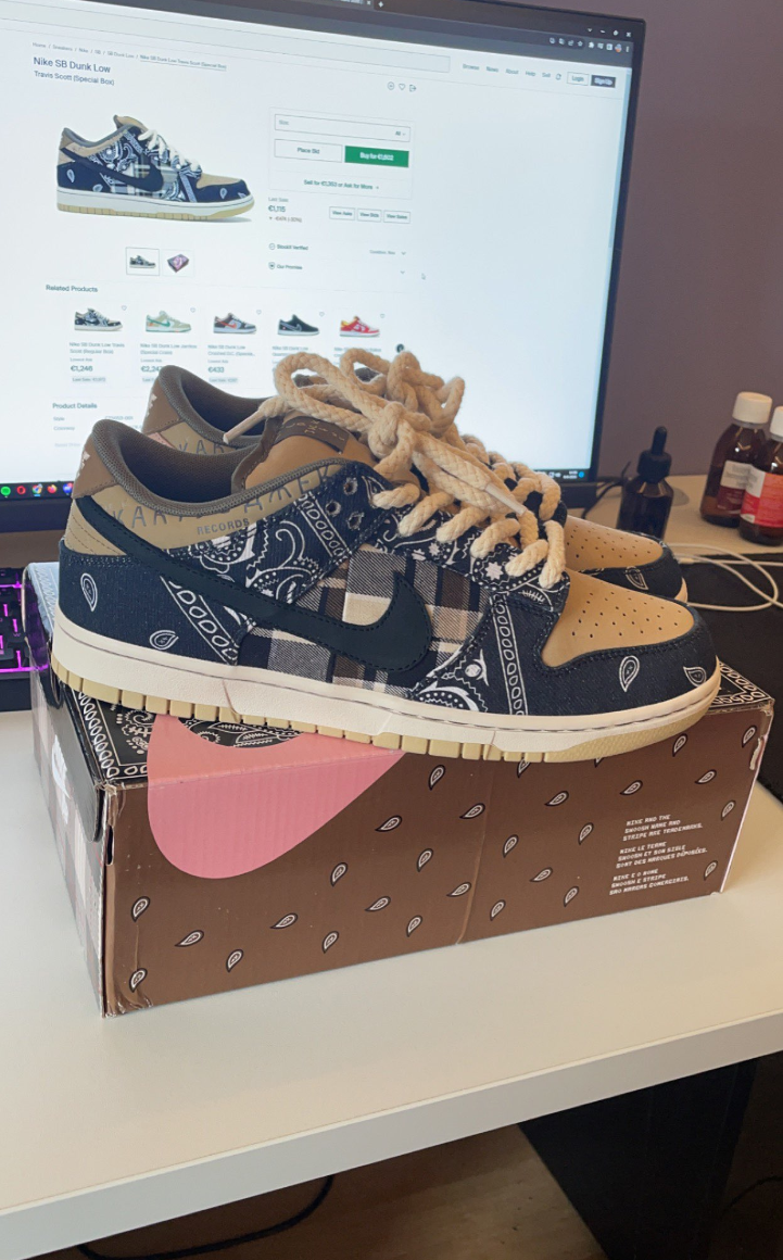 Nike Dunk SB Low Travis Scott CT5053-001 review Hade