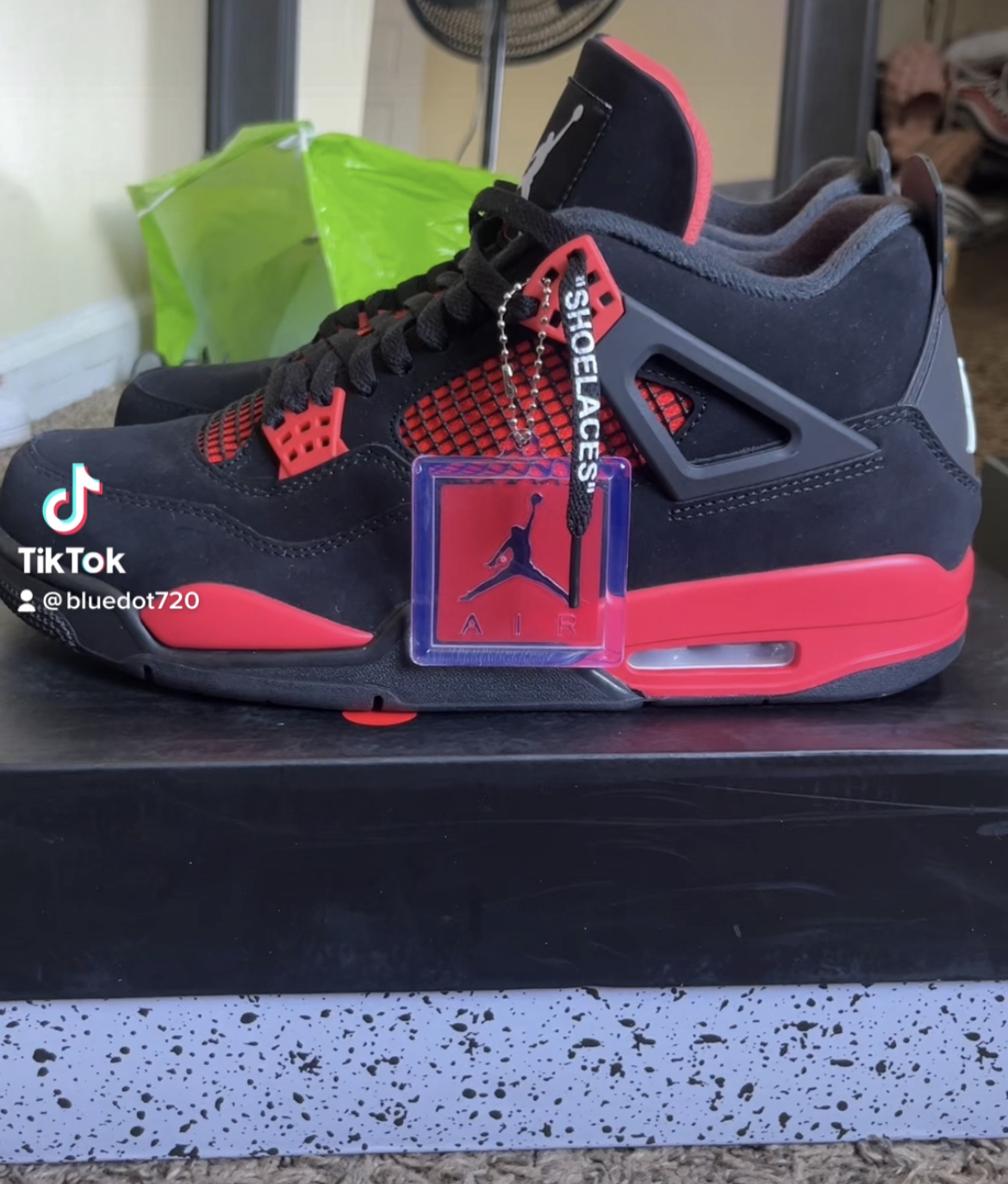 Air Jordan 4 Retro Red Thunder CT8527-016 review Blue Dot 00