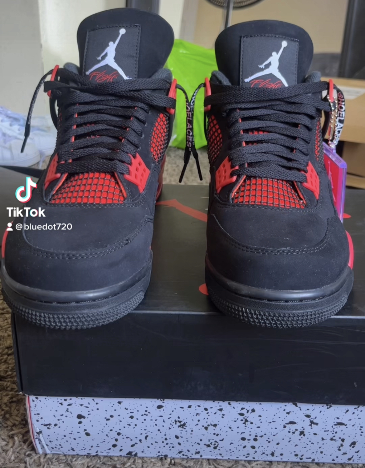 Air Jordan 4 Retro Red Thunder CT8527-016 review Blue Dot 01