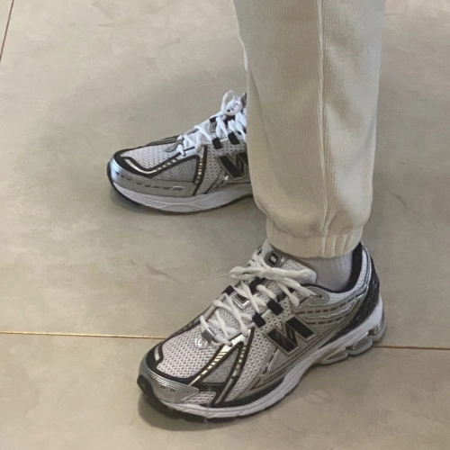 New Balance 1906R White Metallic Gold M1906RA review 