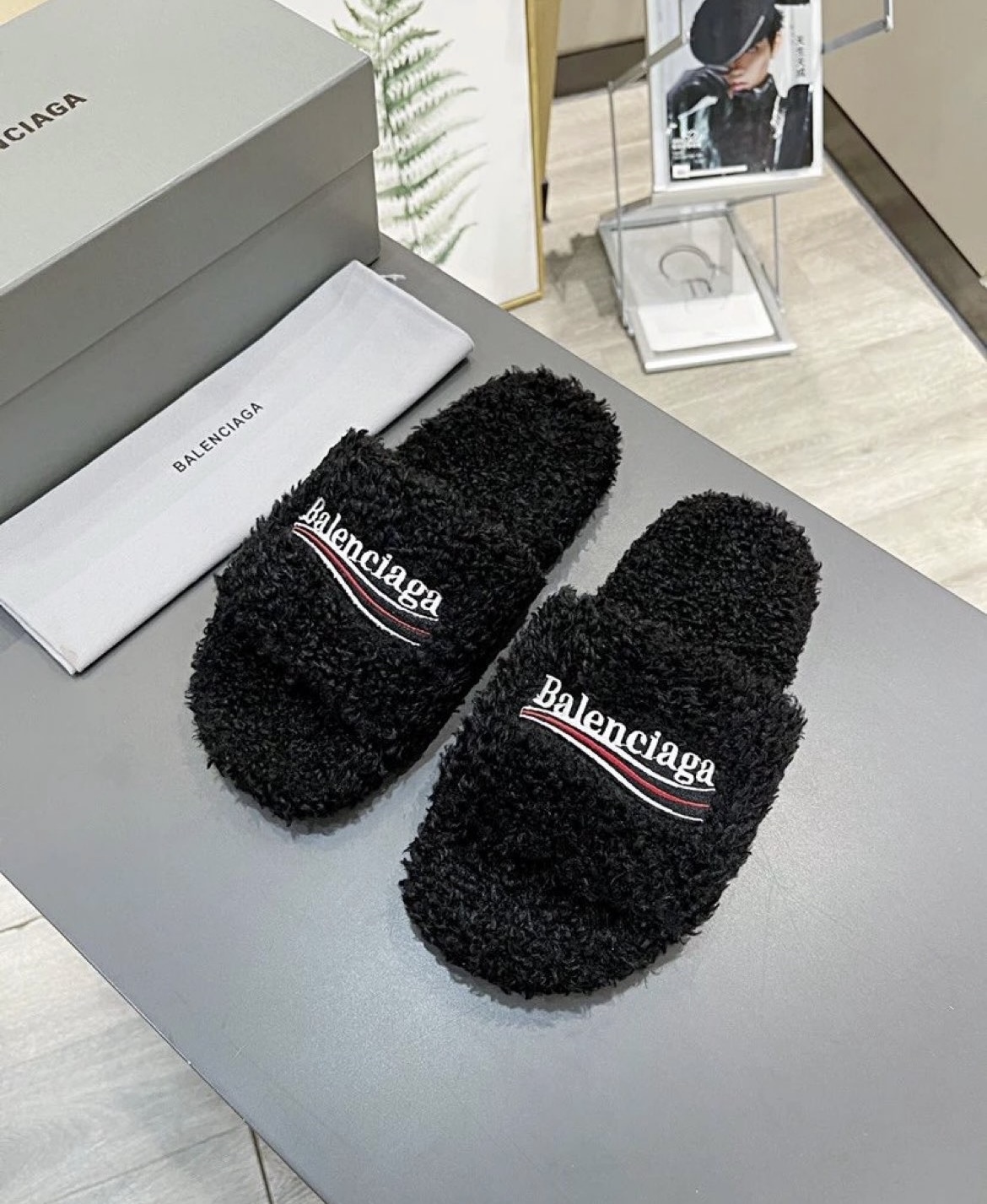 Balenciaga Furry Slide Black Coke Label 654747W2D011096 review jerimiah ahshd