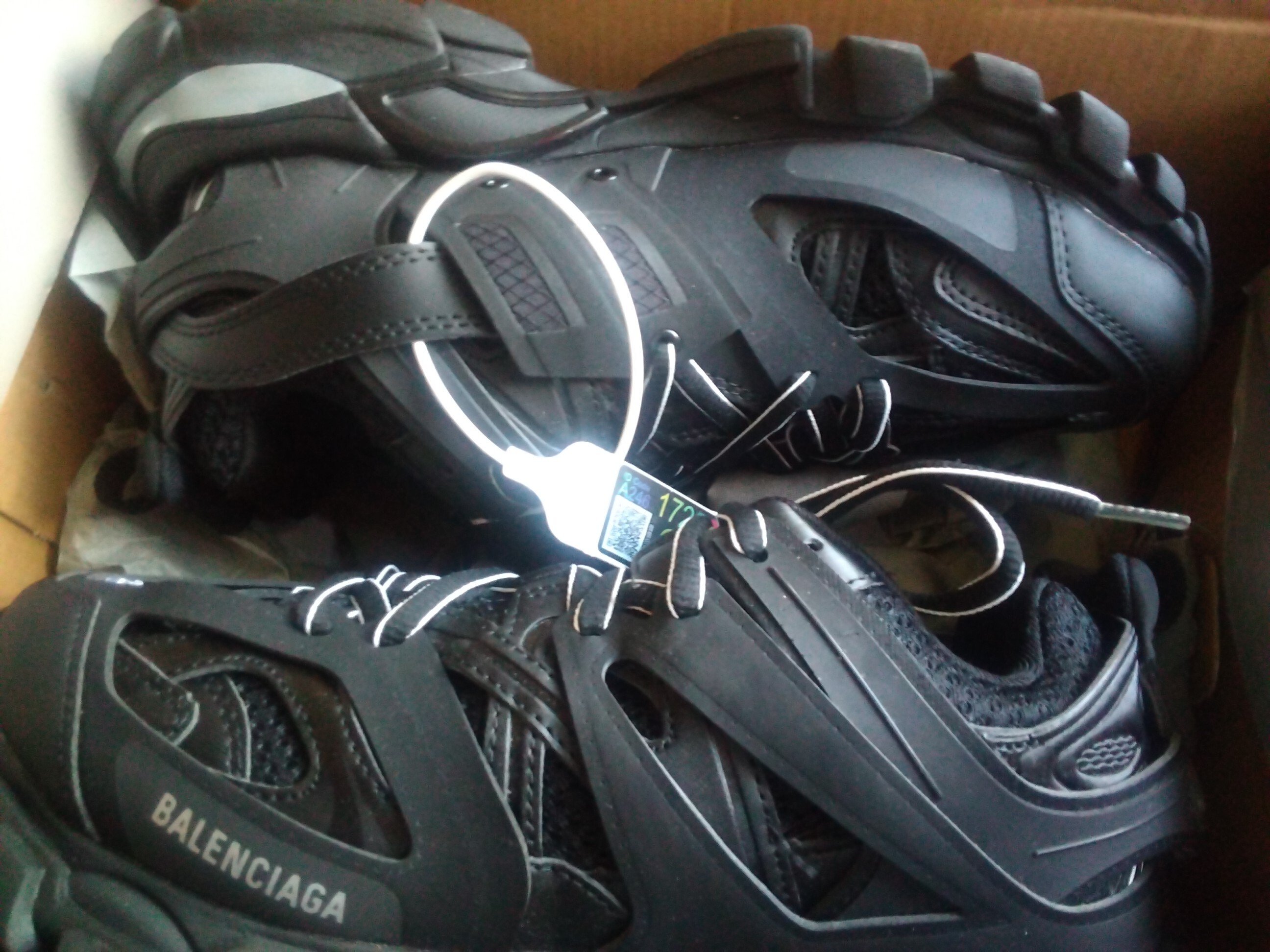 Balenciaga Track LED Black 555032W2GB11000 review Zion 00