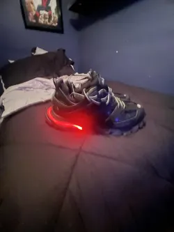 Balenciaga Track LED Black 555032W2GB11000 review Jaii 01