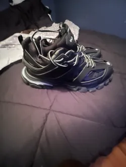 Balenciaga Track LED Black 555032W2GB11000 review Jaii 02