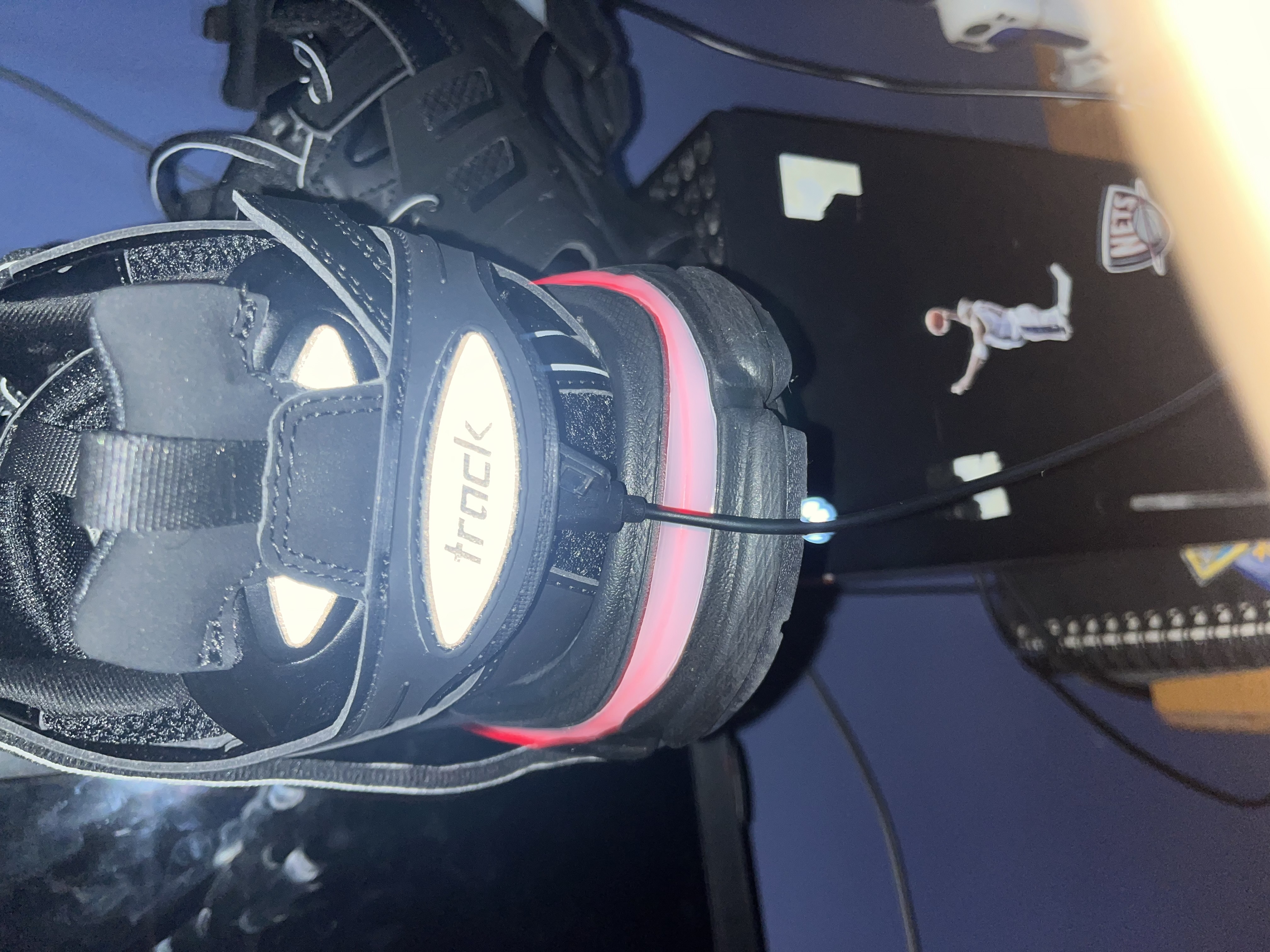 Balenciaga Track LED Black 555032W2GB11000 review Jaii 02