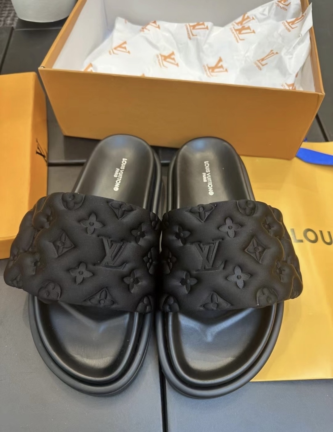 Louis Vuitton Pool Pillow Flat Comfort Mules 1AABKH review daniel peterson