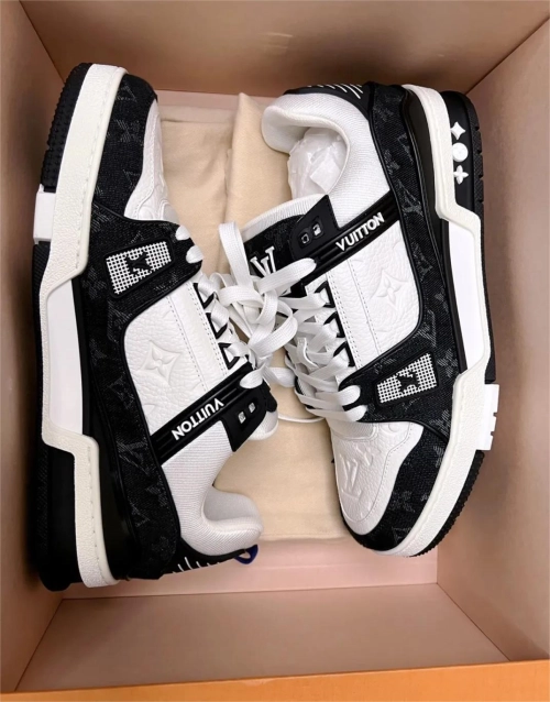 Louis Vuitton Trainer Black and White Cloth Cover VL1202 review 