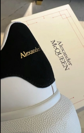 Alexander McQueen Oversized Ivory Black 553680WHGP59061 review 