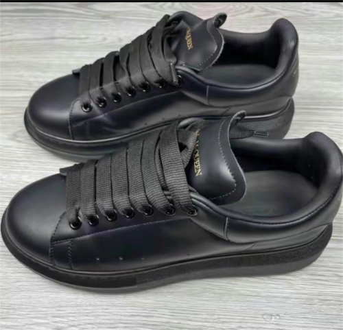 Alexander McQueen Oversized Black review 