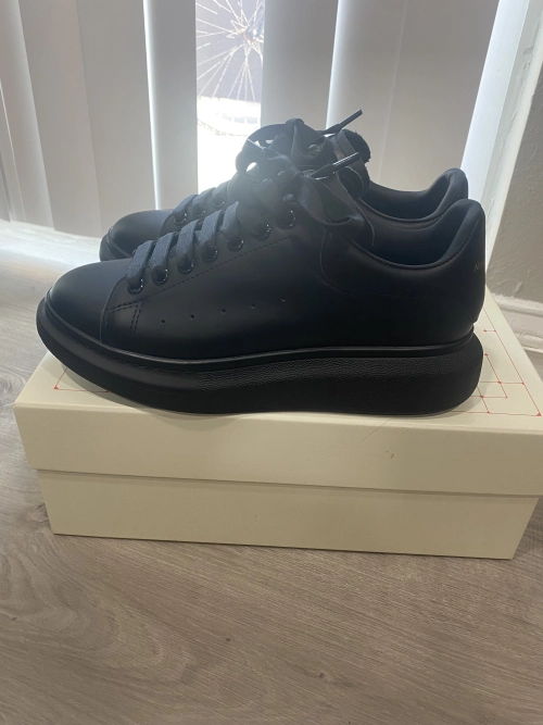 Alexander McQueen Oversized Black review 
