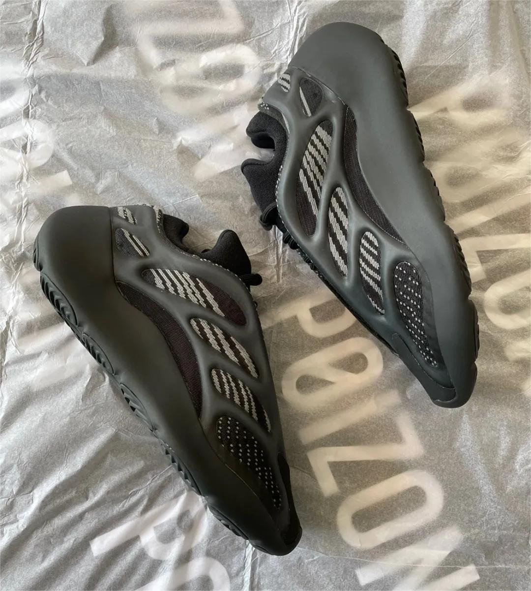 Adidas Yeezy 700 V3 Alvah H67799 review Awuku