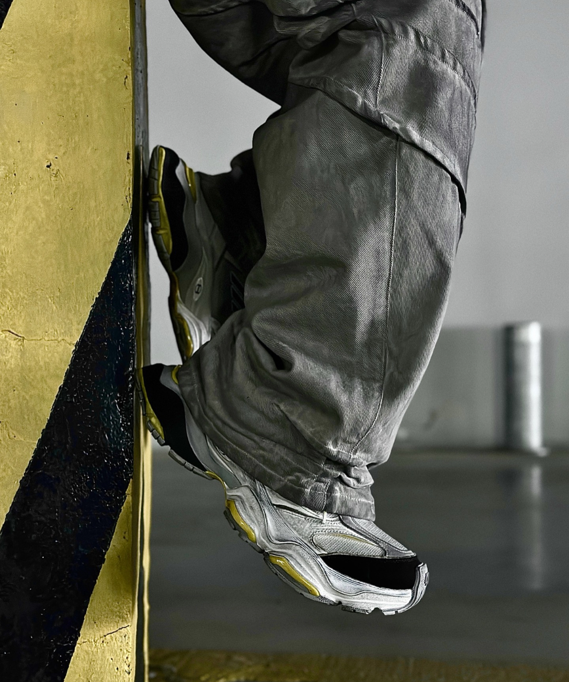 Balenciaga Cargo Grey Black Yellow 784339W2MV11170 review 1