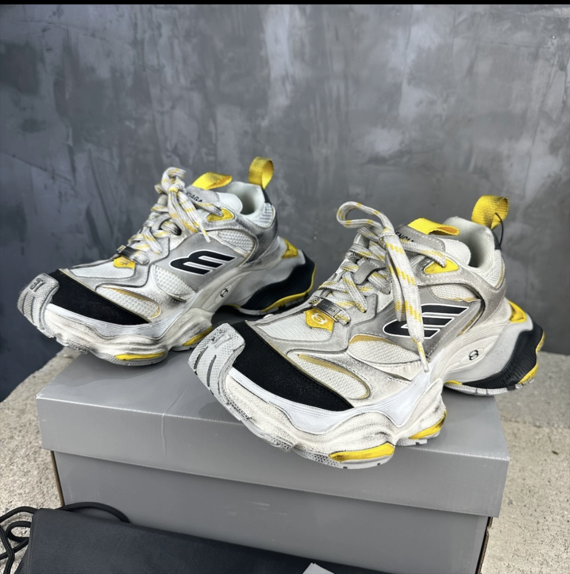 Balenciaga Cargo Grey Black Yellow 784339W2MV11170 review 0