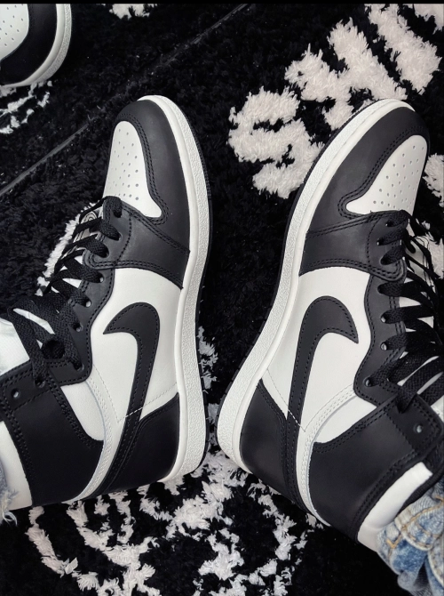 Air Jordan 1 Retro High 85 Black White BQ4422-001 review 