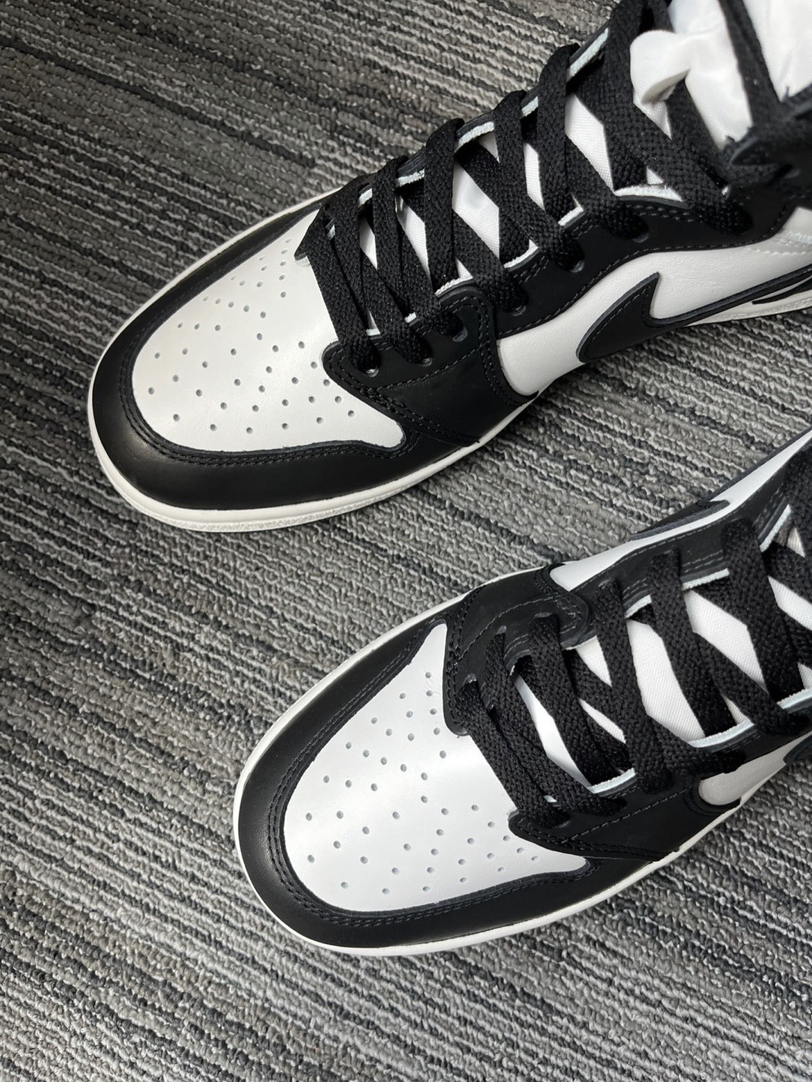 Air Jordan 1 Retro High 85 Black White BQ4422-001 review 1