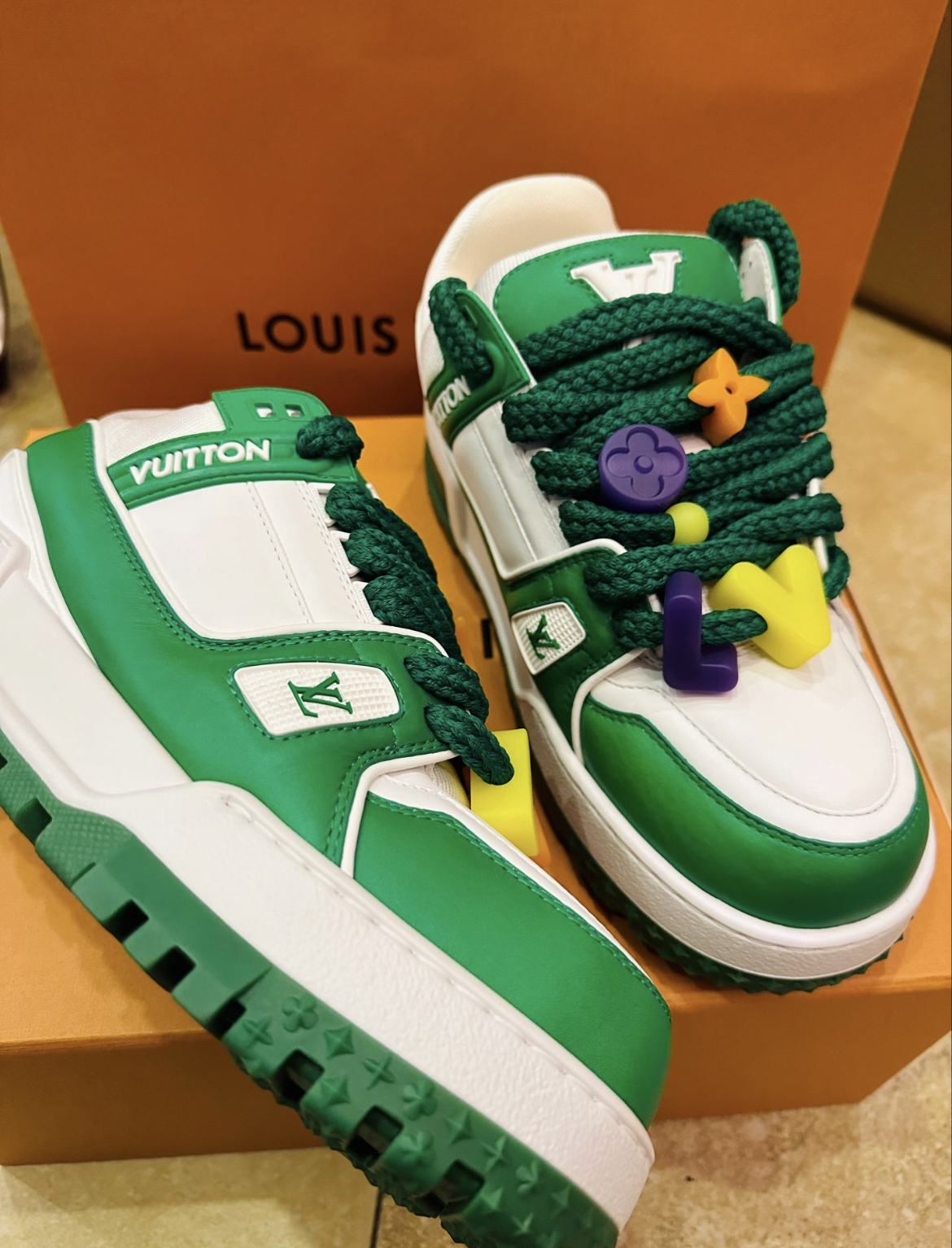 Louis Vuitton Trainer Maxi Green 1AB8SC/1AB8SI review Elias Hendricks 01