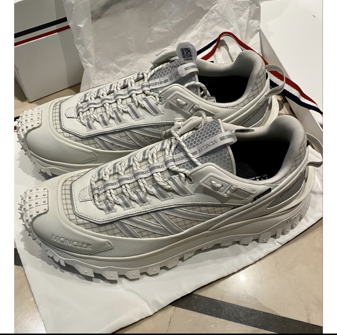 Moncler Trailgrip Gore-Tex Low White 4M00230M2058-014 review Jordan Bennett 00