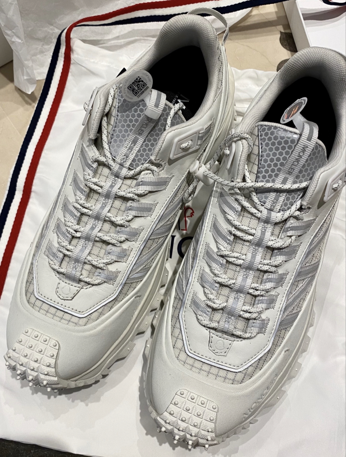 Moncler Trailgrip Gore-Tex Low White 4M00230M2058-014 review Jordan Bennett 01