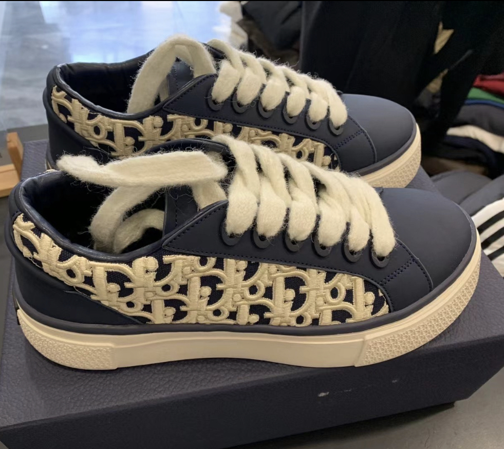 Dior B33 Sneaker Navy Blue Smooth Calfskin Oblique Raised Embroidery 3SN303ZYQ_H561 review ethan bvrnhan