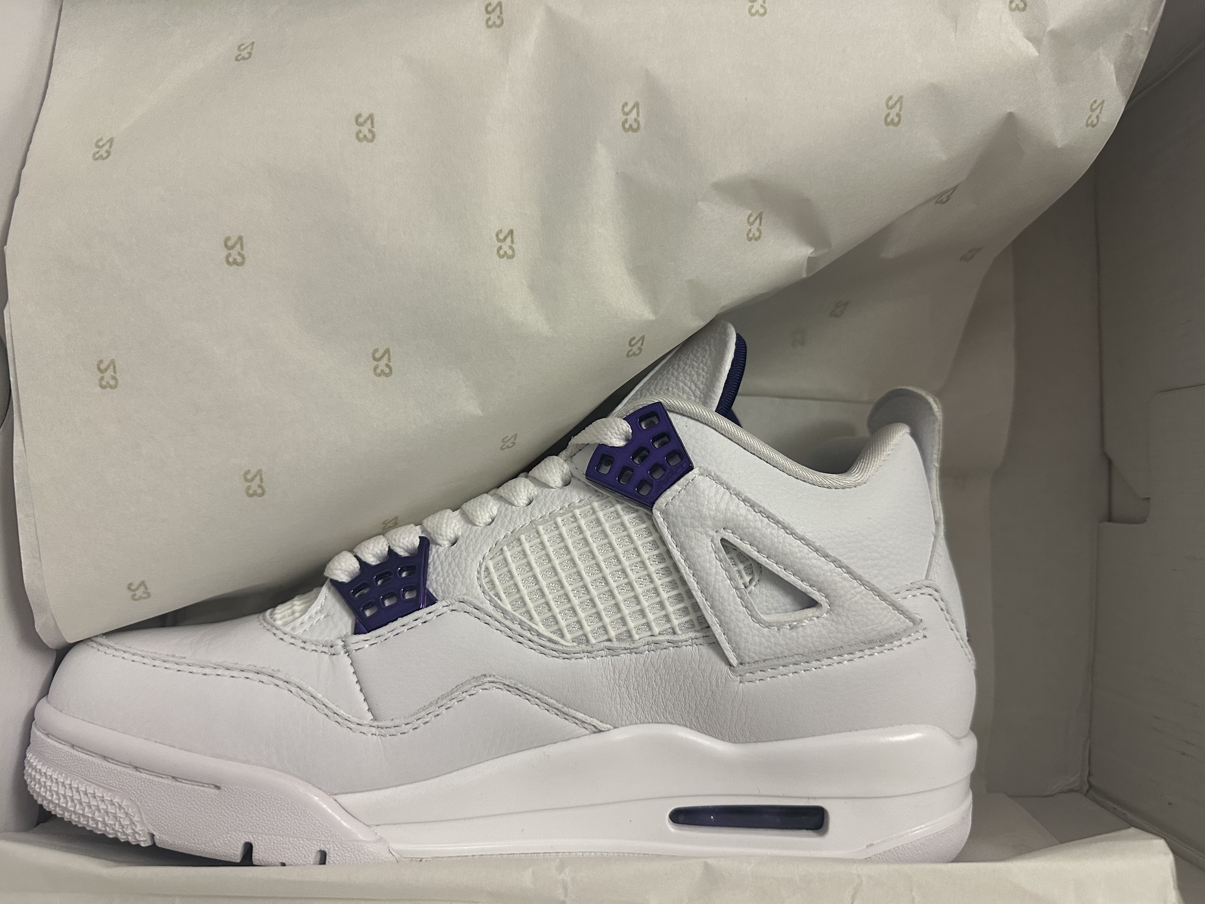 Air Jordan 4 Retro Metallic Purple CT8527-115 review Lucas 02