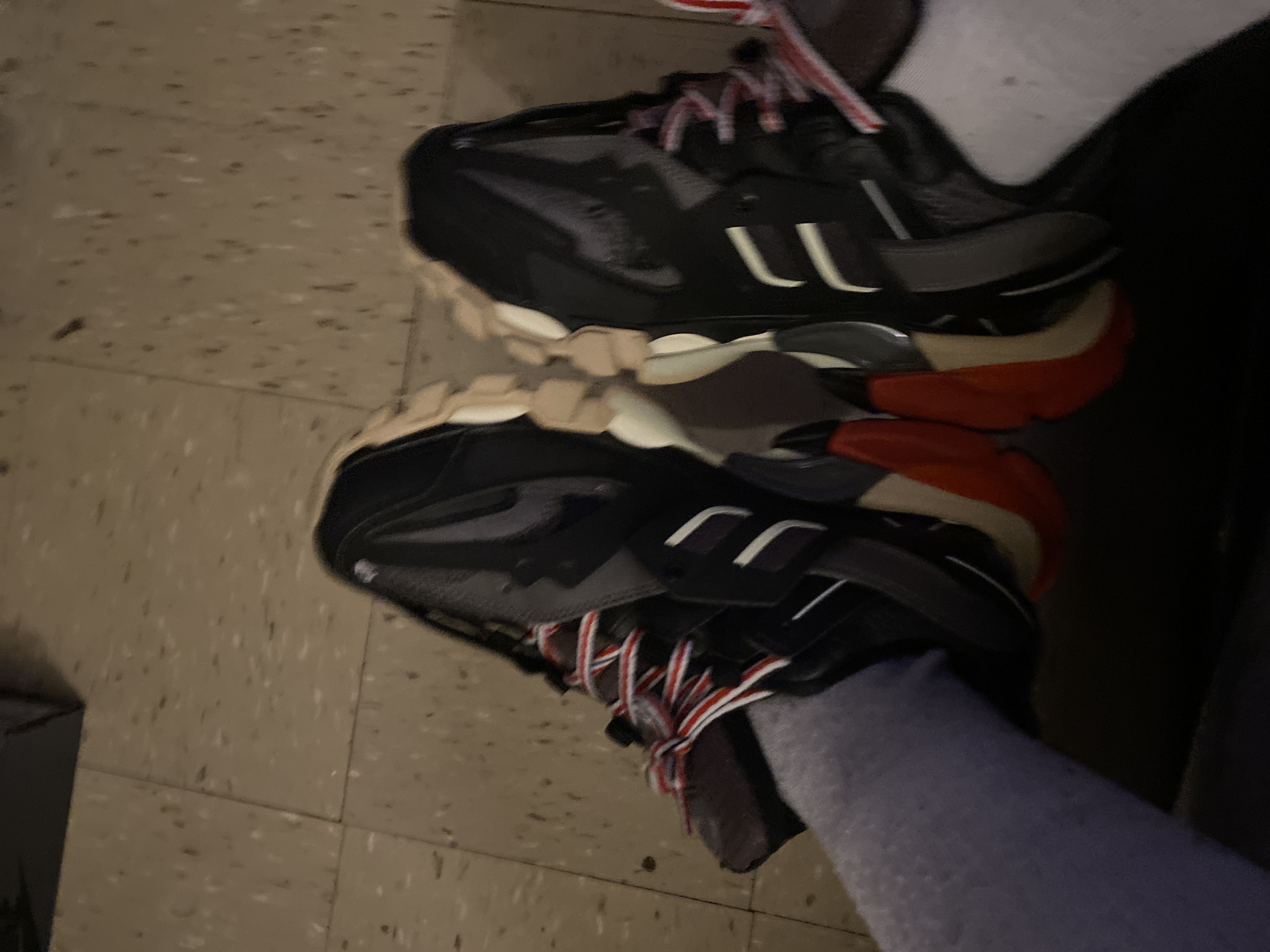 Balenciaga Track Black Red (Without LED) 542436 W1GB1 1000 review Motts 01