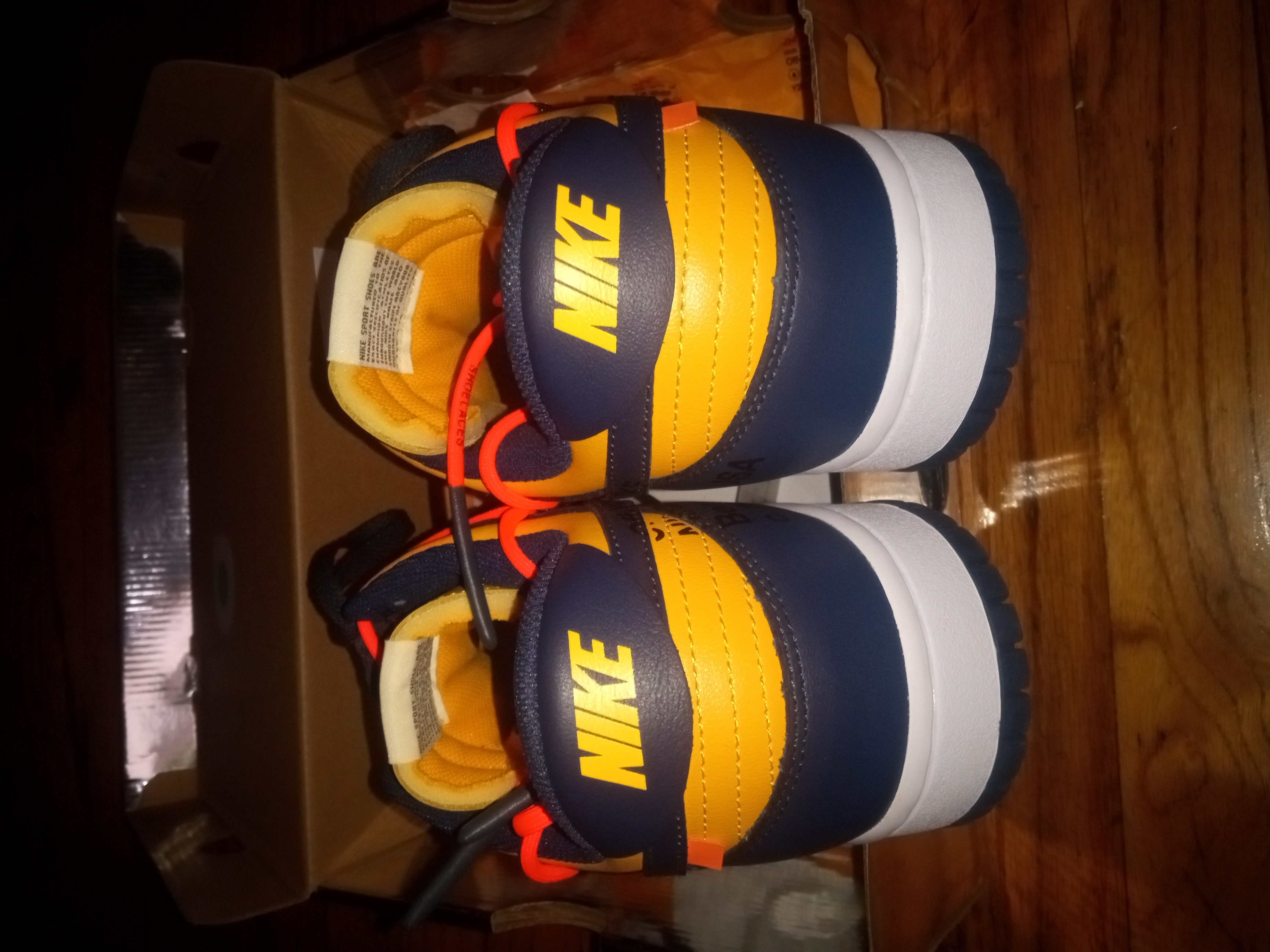 Nike Dunk SB Low Off-White University Gold Midnight Navy CT0856-700 review Johnny 01