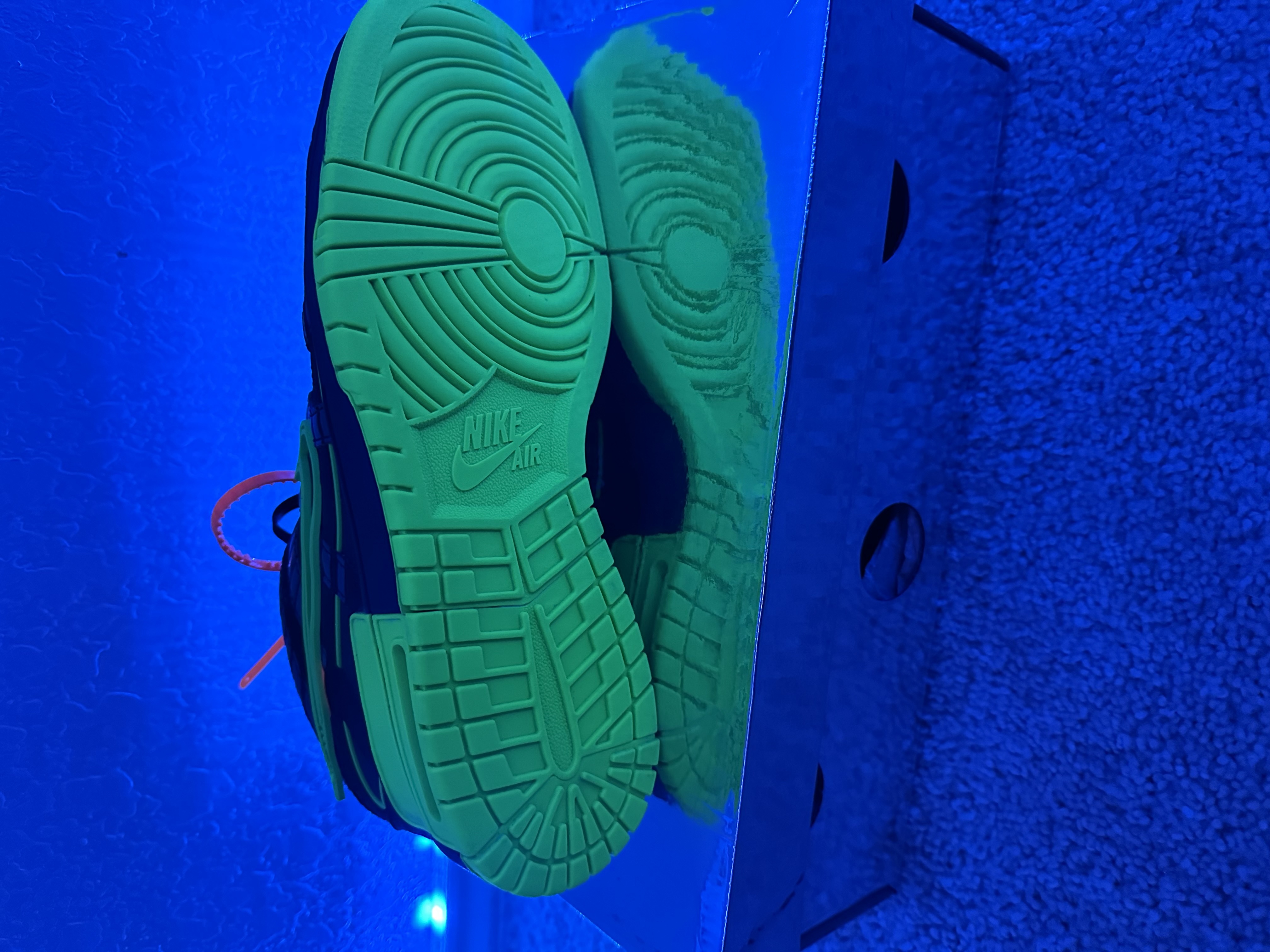 Nike Air Rubber Dunk Low Off-White Green Strike CU6015-001 review Rain 01