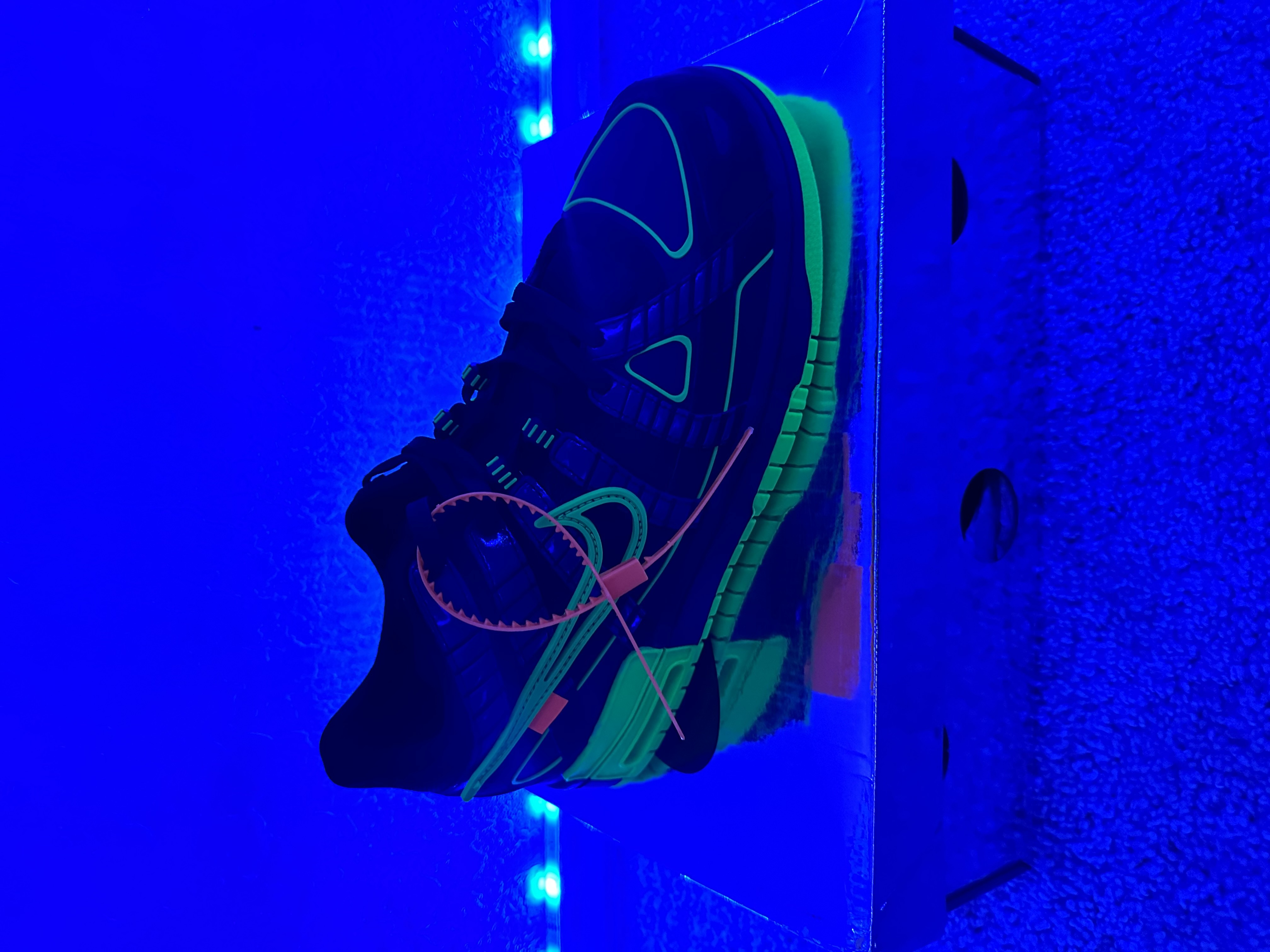 Nike Air Rubber Dunk Low Off-White Green Strike CU6015-001 review Rain 02