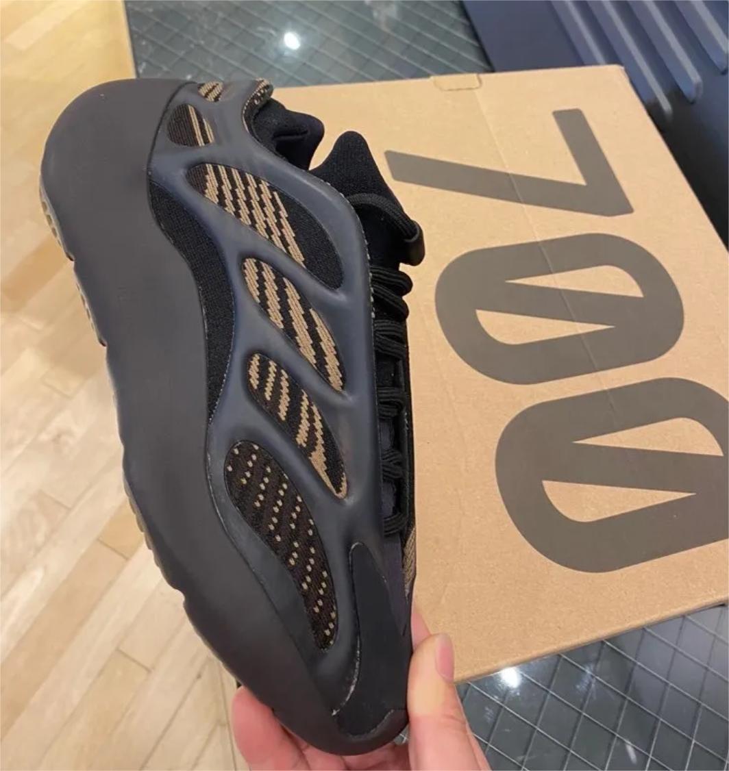 Adidas Yeezy 700 V3 Clay Brown GY0189 review Jaylen
