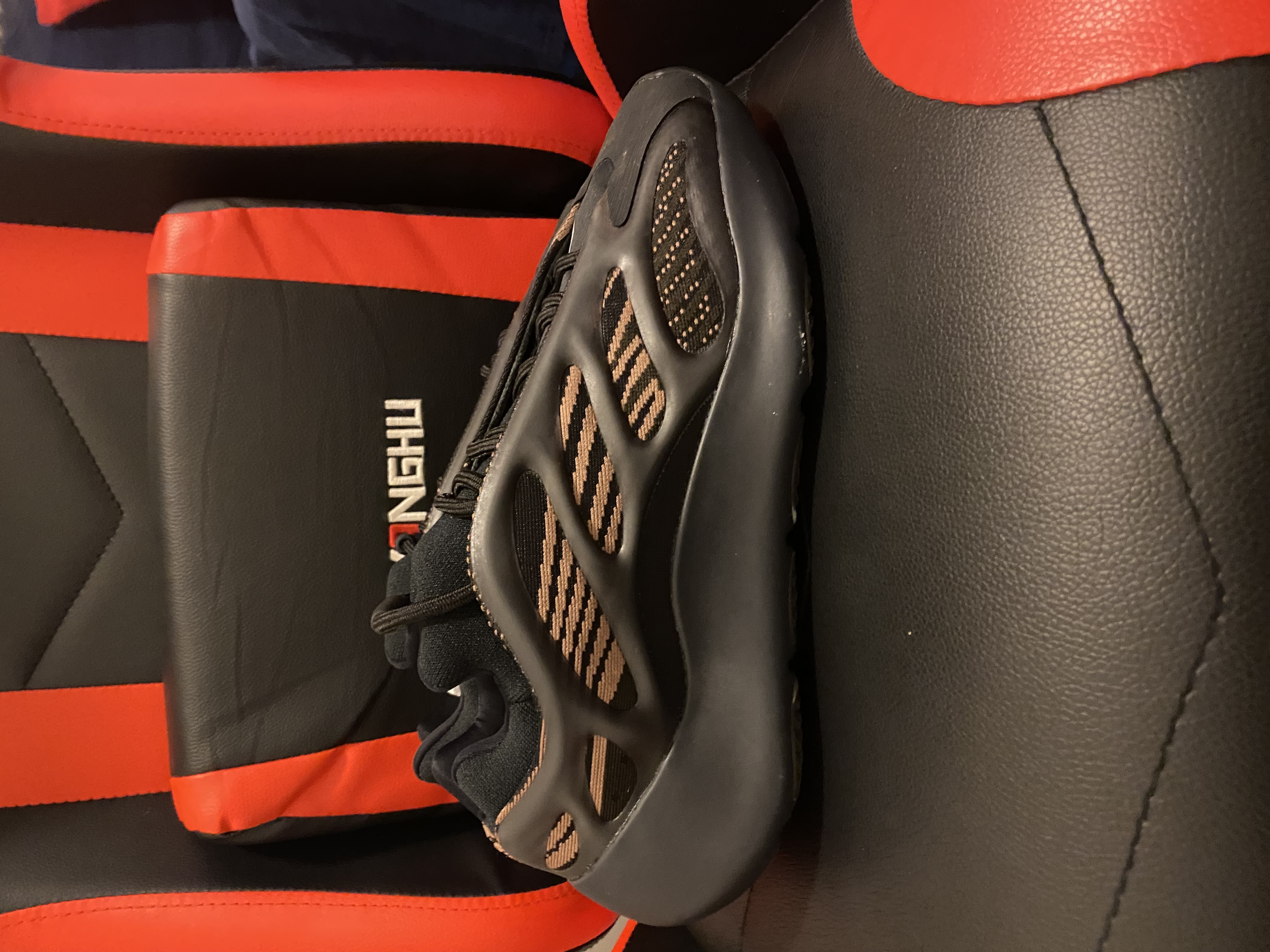 Adidas Yeezy 700 V3 Clay Brown GY0189 review Review 2 03