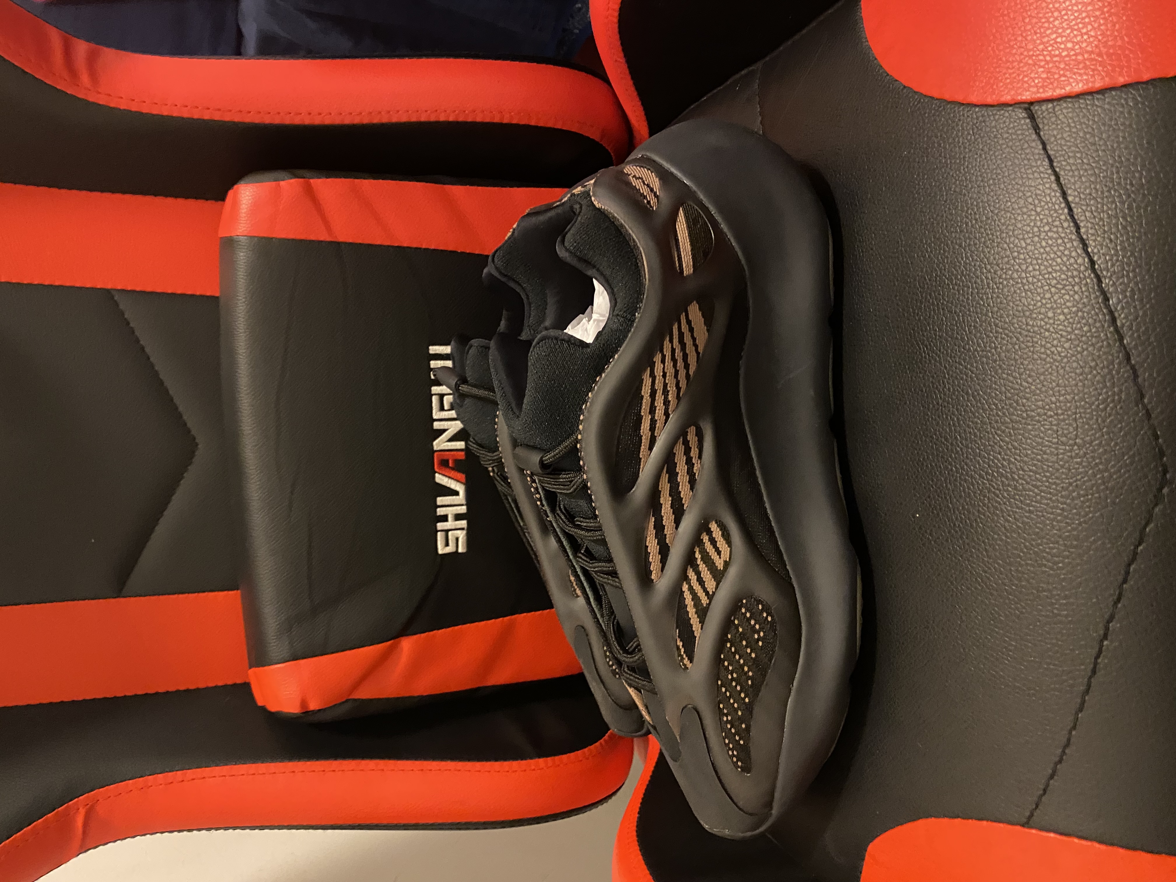 Adidas Yeezy 700 V3 Clay Brown GY0189 review Review 2 05